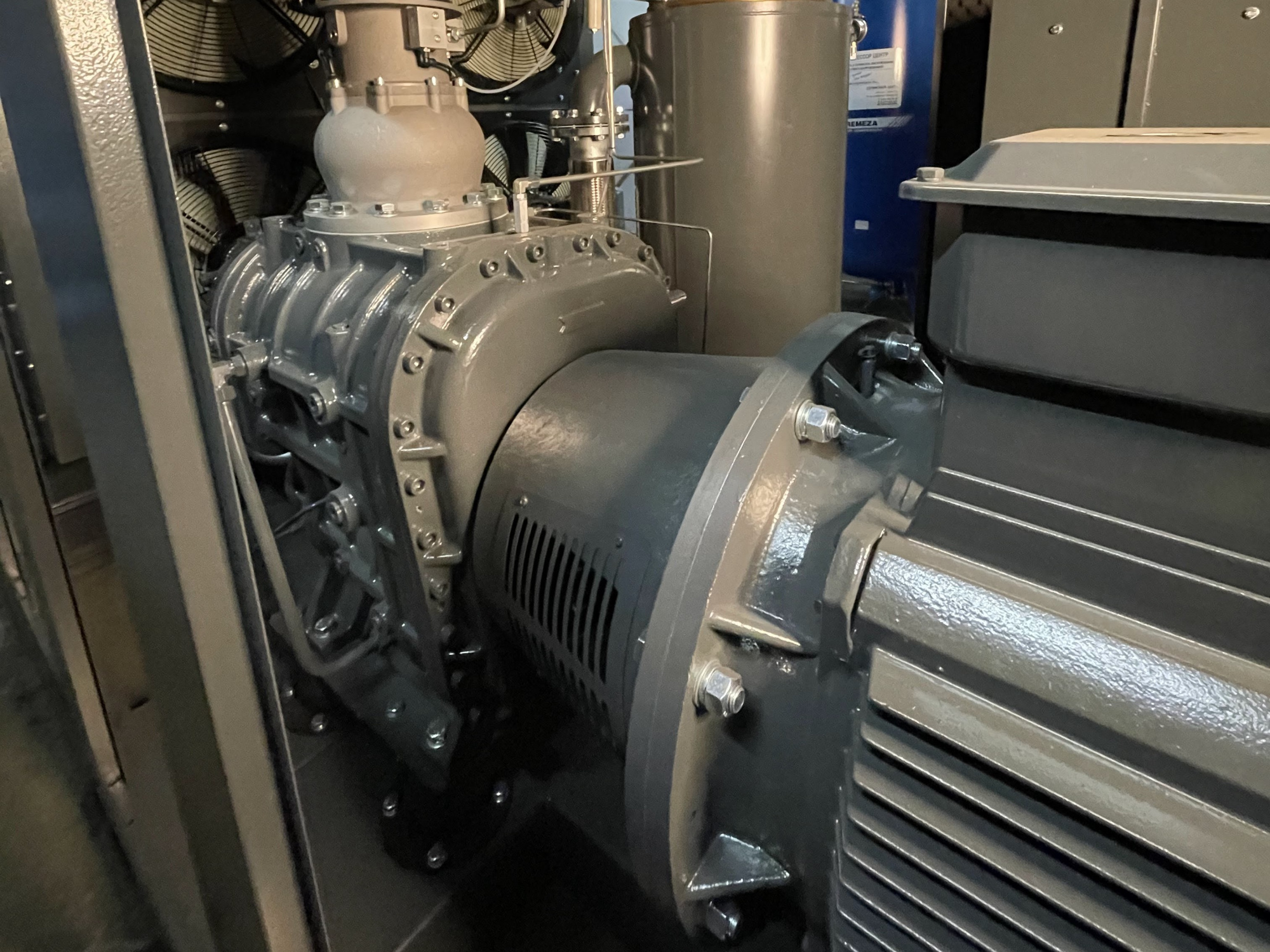 Винтовой компрессор: ременной или прямой привод — что выбрать? Винтовой компрессор: ременной или прямой привод — что выбрать? - Компрессор Центр